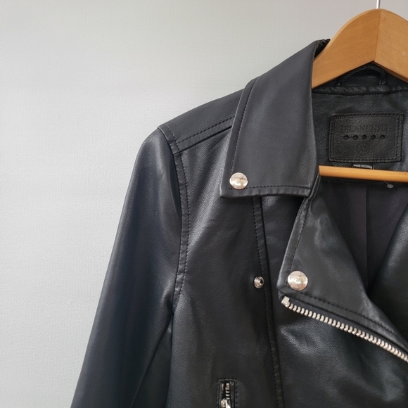 BlankNYC Black Moto Jacket Size XS Faux Leather Minimalist Chic Silver Zippers - Picture 4 of 16